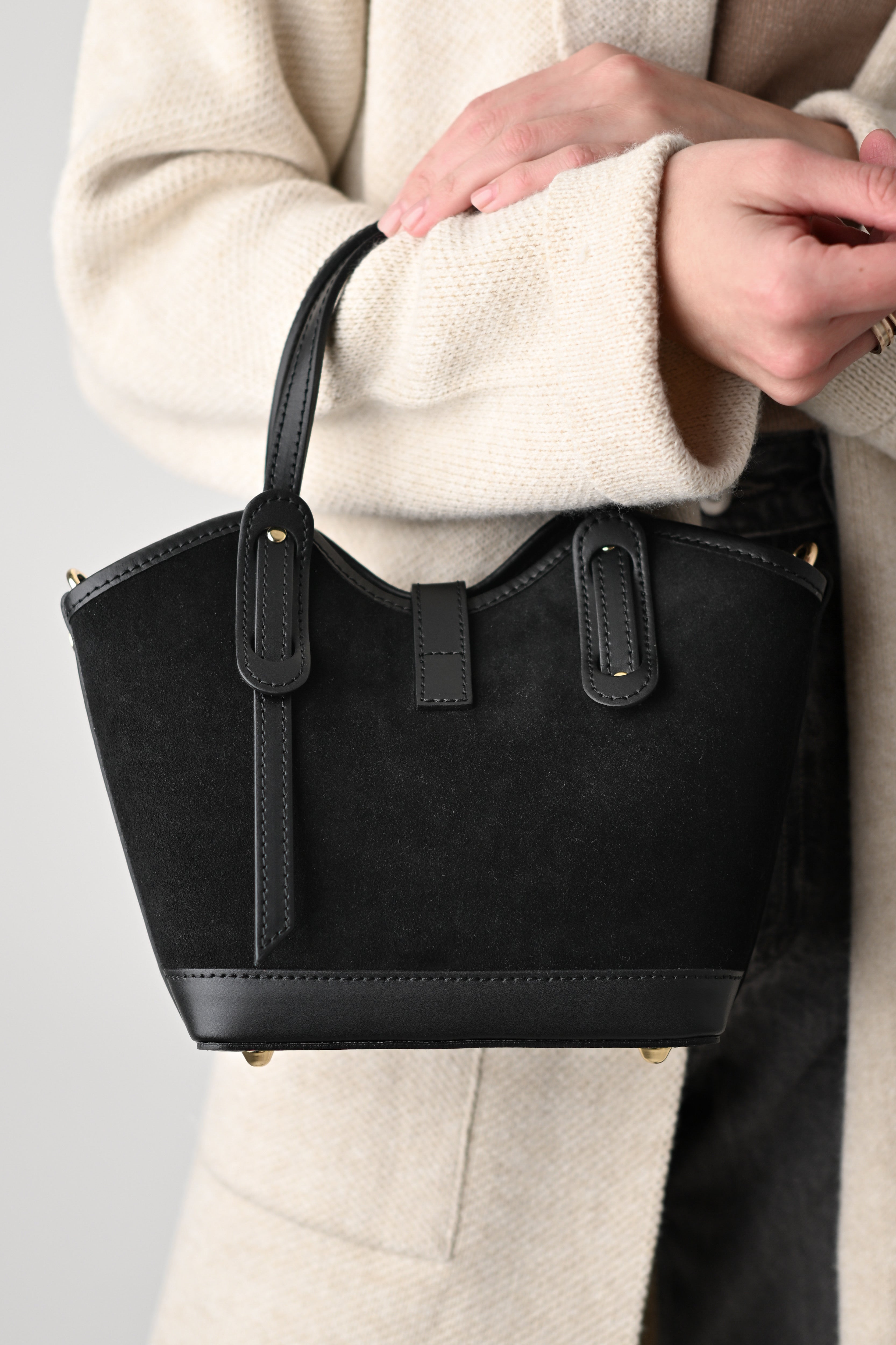 VANESSA MINI NEAGRĂ